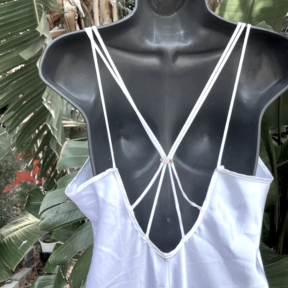 Lace trim Satin slip dress with rosette - Picture 5 of 7
